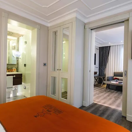Amiral Palace Hotel