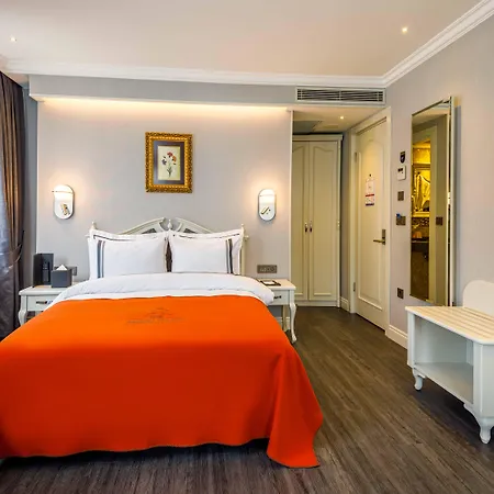 Amiral Palace Hotel