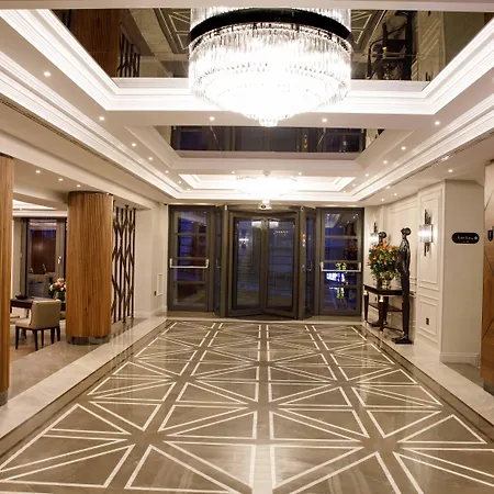 Amiral Palace Hotel