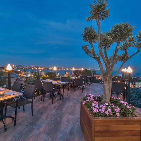 Отель Amiral Palace Boutique Class Стамбул