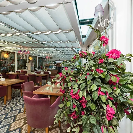 Amiral Palace Boutique Class Hotel 4*