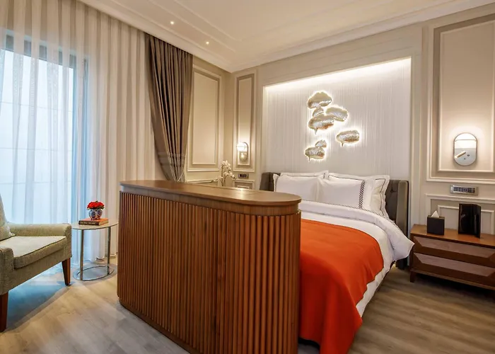 Отель Amiral Palace Boutique Class