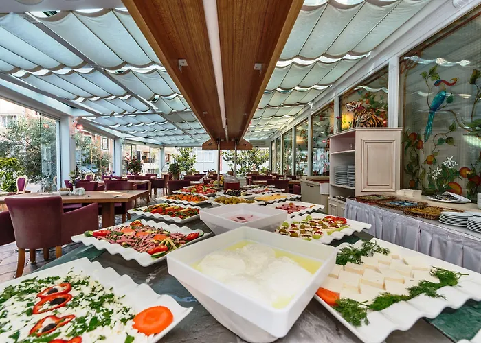 Отель Amiral Palace Boutique Class 4*