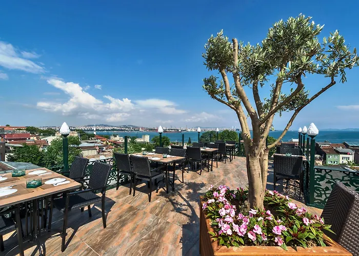 Отель Amiral Palace Boutique Class 4*